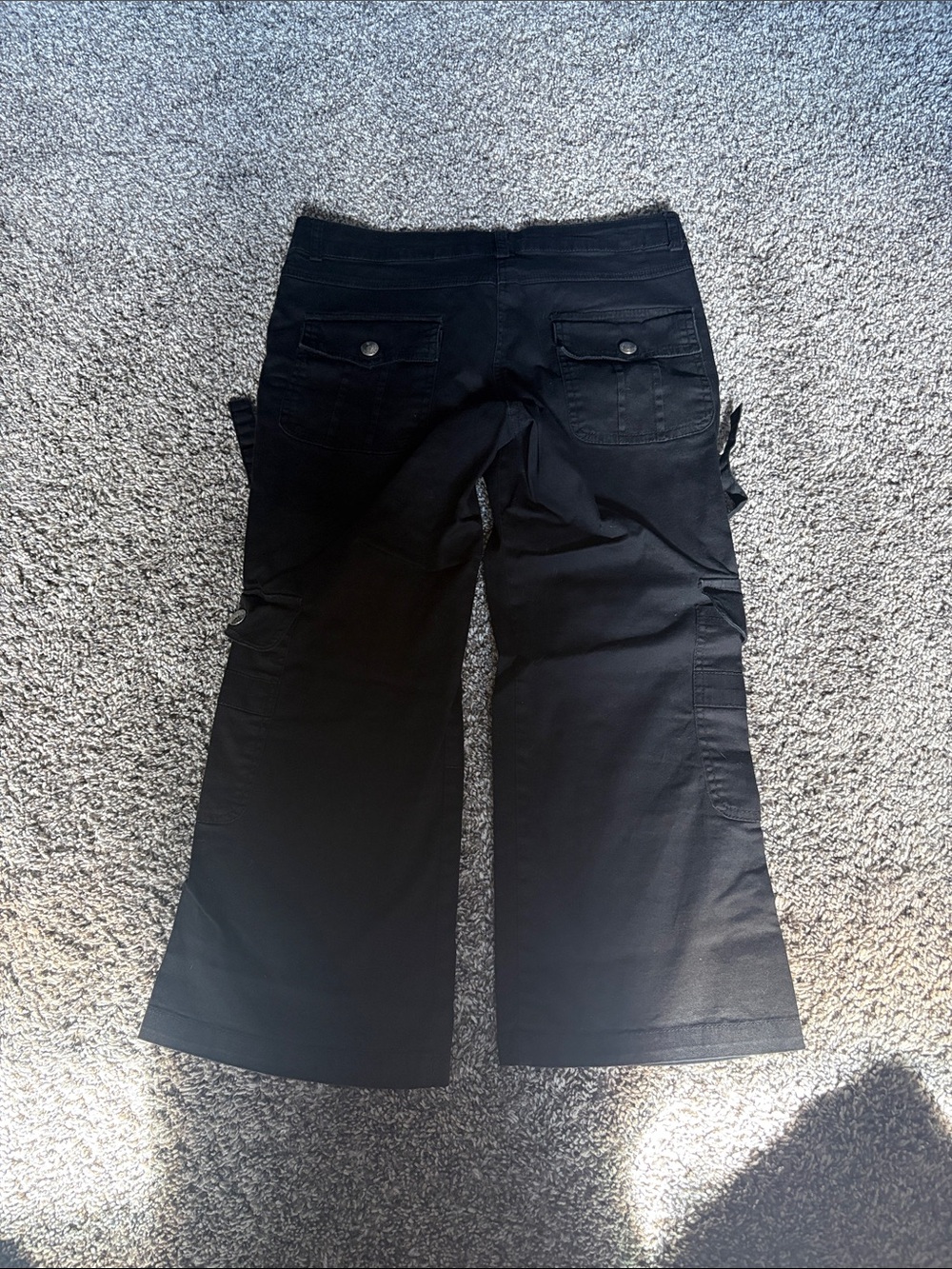 April black capri pants - Picture 2 of 3